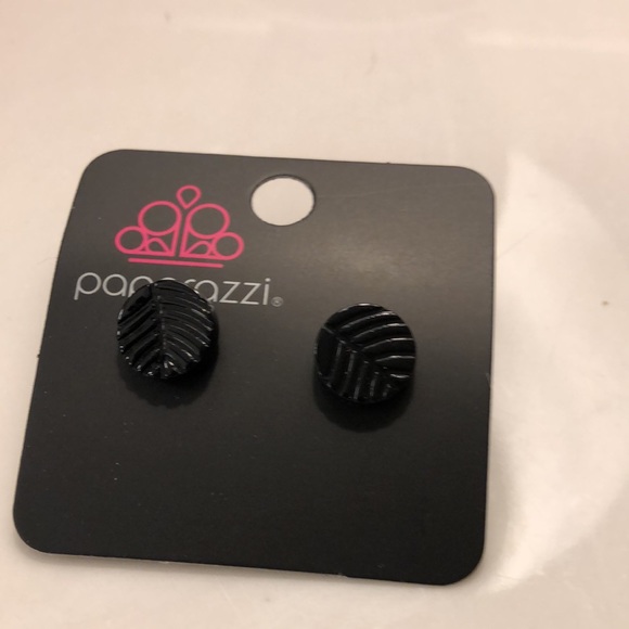 Black Earrings - Picture 2 of 3